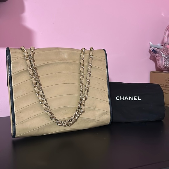 RARE Vintage Chanel 80s Chain Shoulder Bag - Picture 3 of 17